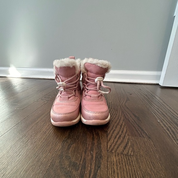 EUC. Pink winter boots. Size 5C. - Picture 12 of 12